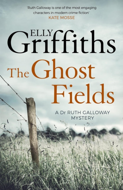 The Ghost Fields by Elly Griffiths - Paperback