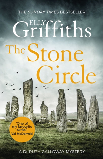 The Stone Circle by Elly Griffiths - Paperback