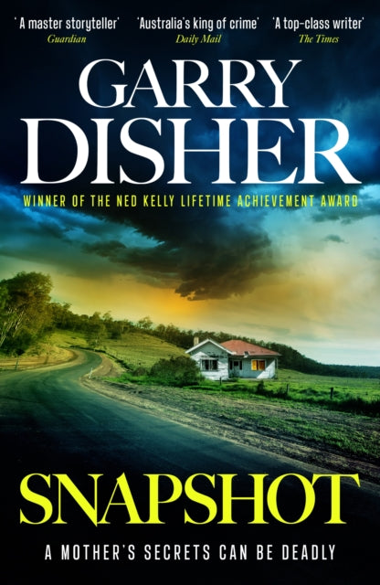 Snapshot by Garry Disher - Paperback